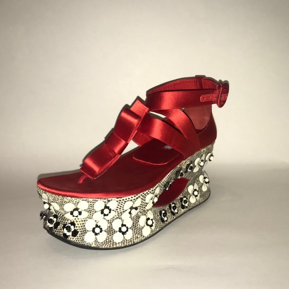 Prada runway platforms - Picture 5 of 7